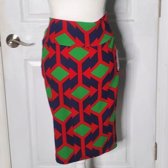 Festive Lularoe Cassie Skirt Small Red Green navy NWT - Picture 2 of 14